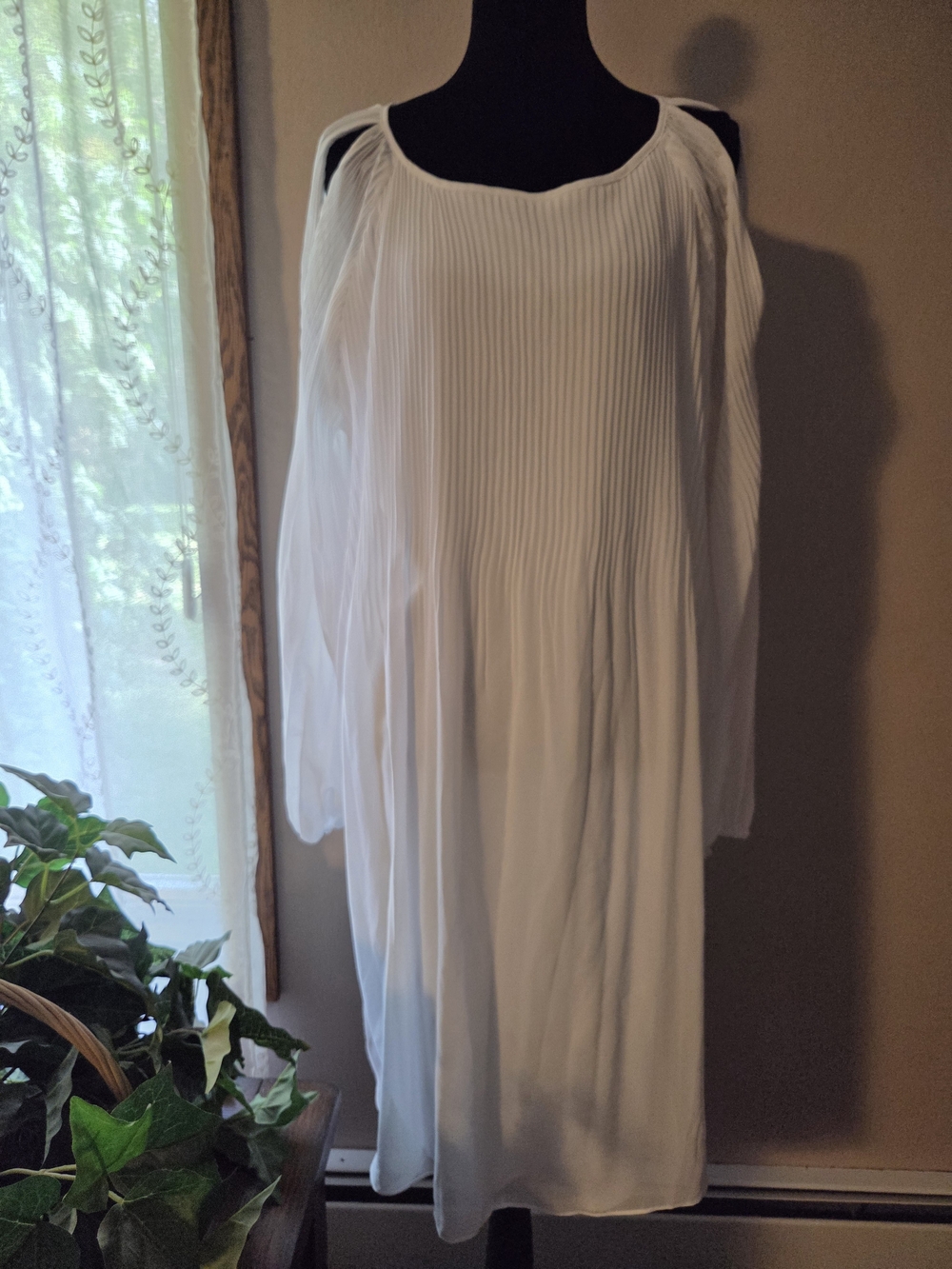 Cato Optic White Pleated Plus-Size Cold Shoulder Dress 18/20